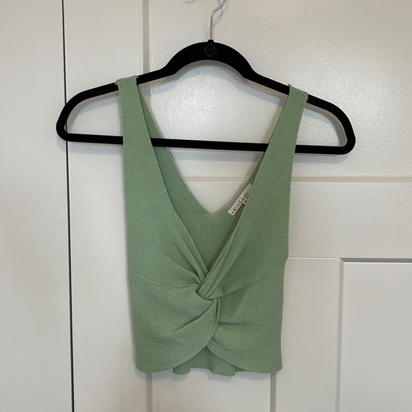 Ribbed crop tank with knot tie front - Picture 3 of 7